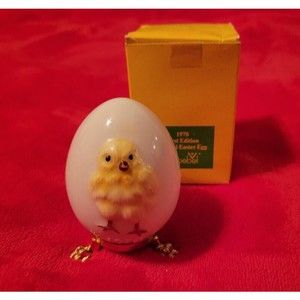 Goebel 1978 First  Annual Easter Egg Porcelain Figure In Box Mint Condition